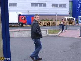 Секс между пожилой женщиной и молодым мужчиной